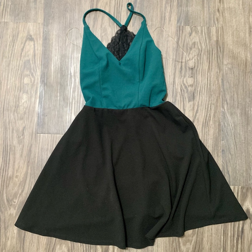 Speechless Dress with lace with pockets Size small